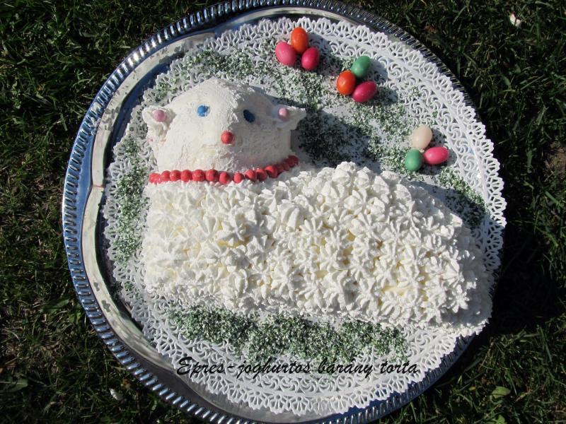 Epres-joghurtos bárány torta