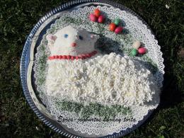 Epres-joghurtos bárány torta
